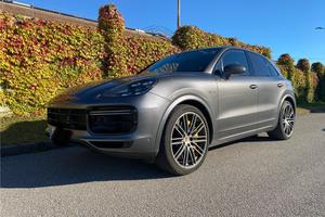 Porsche Cayenne 4.0 Turbo S e-Hybrid Tiptronic