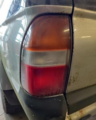 Fanale posteriore sx MITSUBISHI L200 del 2000