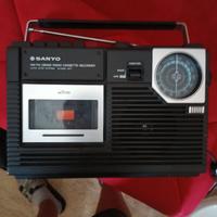 Radio sanyo vintage cassette recorder.