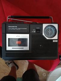 Radio sanyo vintage cassette recorder.