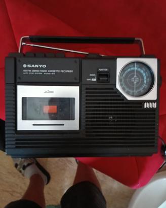 Radio sanyo vintage cassette recorder.