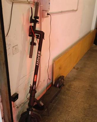 Monopattino elettrico NAVEE V40i PRO II