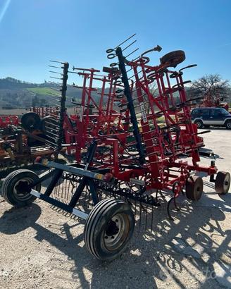 Vibrocoltivatore semi-portato usato Fraternali