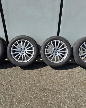 Cerchi in lega audi A4 con gomme invernali