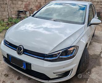 e-Golf VOLKSWAGEN fatturabile