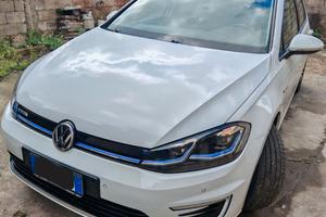 e-Golf VOLKSWAGEN fatturabile
