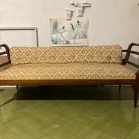 Divano antico in legno