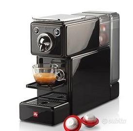Macchina caffè ILLY X3 nero lucido per X-Caps