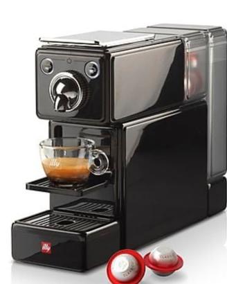Macchina caffè ILLY X3 nero lucido per X-Caps
