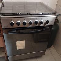 Cucina a gas con forno ventilato