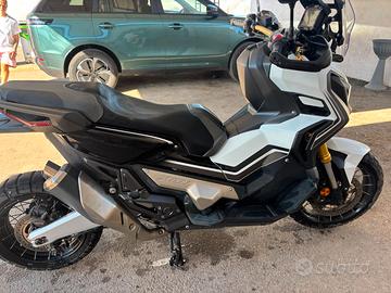 Honda x-adv 750