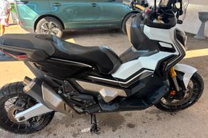 Honda x-adv 750