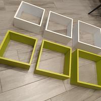 Mensole quadrate colore bianco e verde