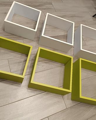 Mensole quadrate colore bianco e verde