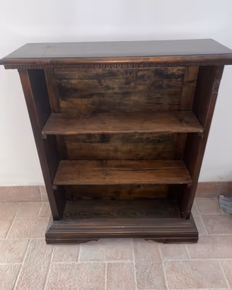 Libreria, console con piana in marmo e divano