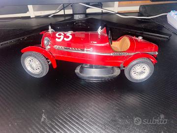 Modellino 21cm burago Alfa Romeo 8c 2300