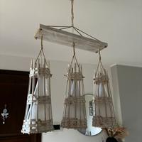 Lampadario in legno e rattan