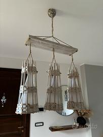 Lampadario in legno e rattan