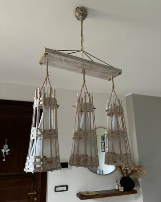 Lampadario in legno e rattan
