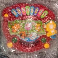 Gioco di tastiera con musica e i nomi di animali