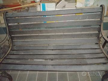 Coppia di panchine in ghisa anni 90