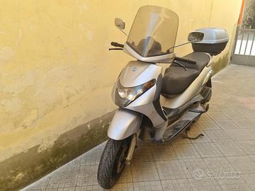 Piaggio Beverly 250 