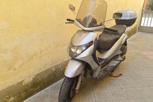 Piaggio Beverly 250 