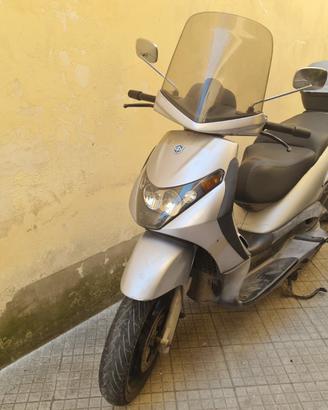 Piaggio Beverly 250 