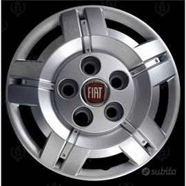 Cerchi in acciaio con copricerchi e bulloni ruote