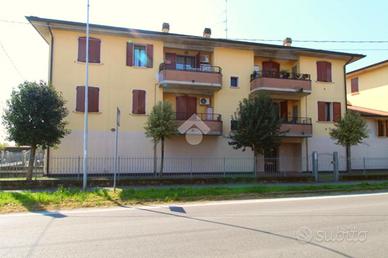 4 LOCALI A CADELBOSCO DI SOPRA