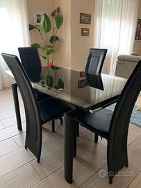 Tavolo allungabile in cristallo