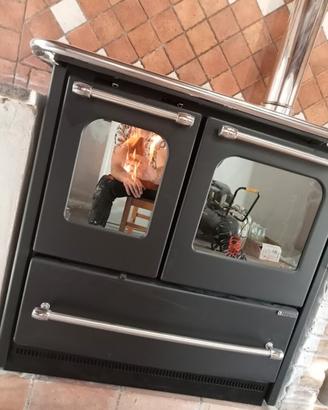 cucina a legna con forno  marca nordica 