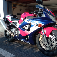 Honda cbr 900 rr fireblade