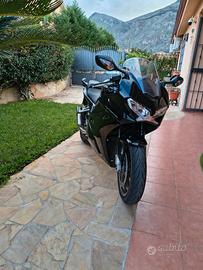 HONDA VFR800F Interceptor