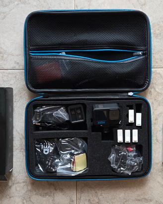 GoPro Hero 11 Black + 5 batterie + kit accessori