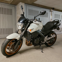 Suzuki gsr 600