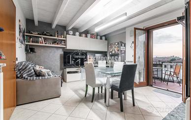 BILOCALE CON VISTA DUOMO E BOX AUTO