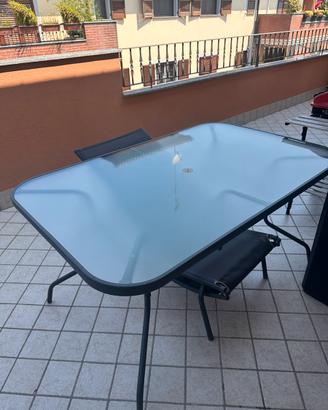 Tavolo di vetro