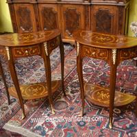 Coppia tavolini-comodini mezzo giro stile Luigi XV