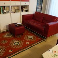Divano biposto in pelle bordeaux