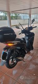 Honda sh 125i.