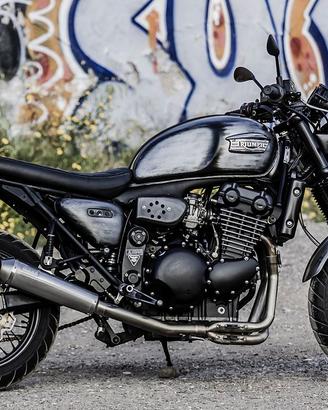 Triumph Legend 900