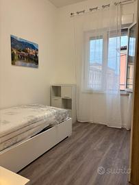 Stanza in appartamento al femminile