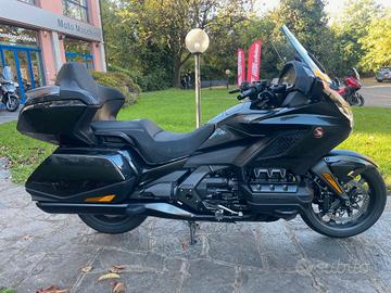 Honda GL 1800 TOUR MANUALE ALL BLACK