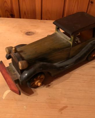 Auto epoca in legno soprammobile