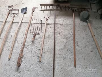 FORCONI RASTRELLI ALTRI ATTREZZI AGRICOLI