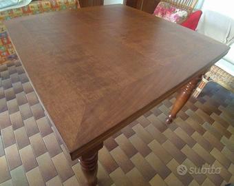 Tavolo in legno
