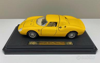 Modellino Ferrari 250 le mans 1965 in metallo