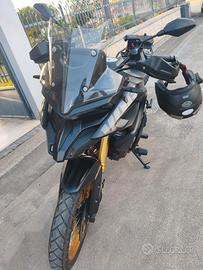 Voge Valico 525DSX Black Knight + Bauletto GIVI