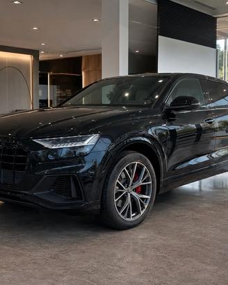 Audi Q8 50 TDI quattro MHEV – Sline, garanzia Audi